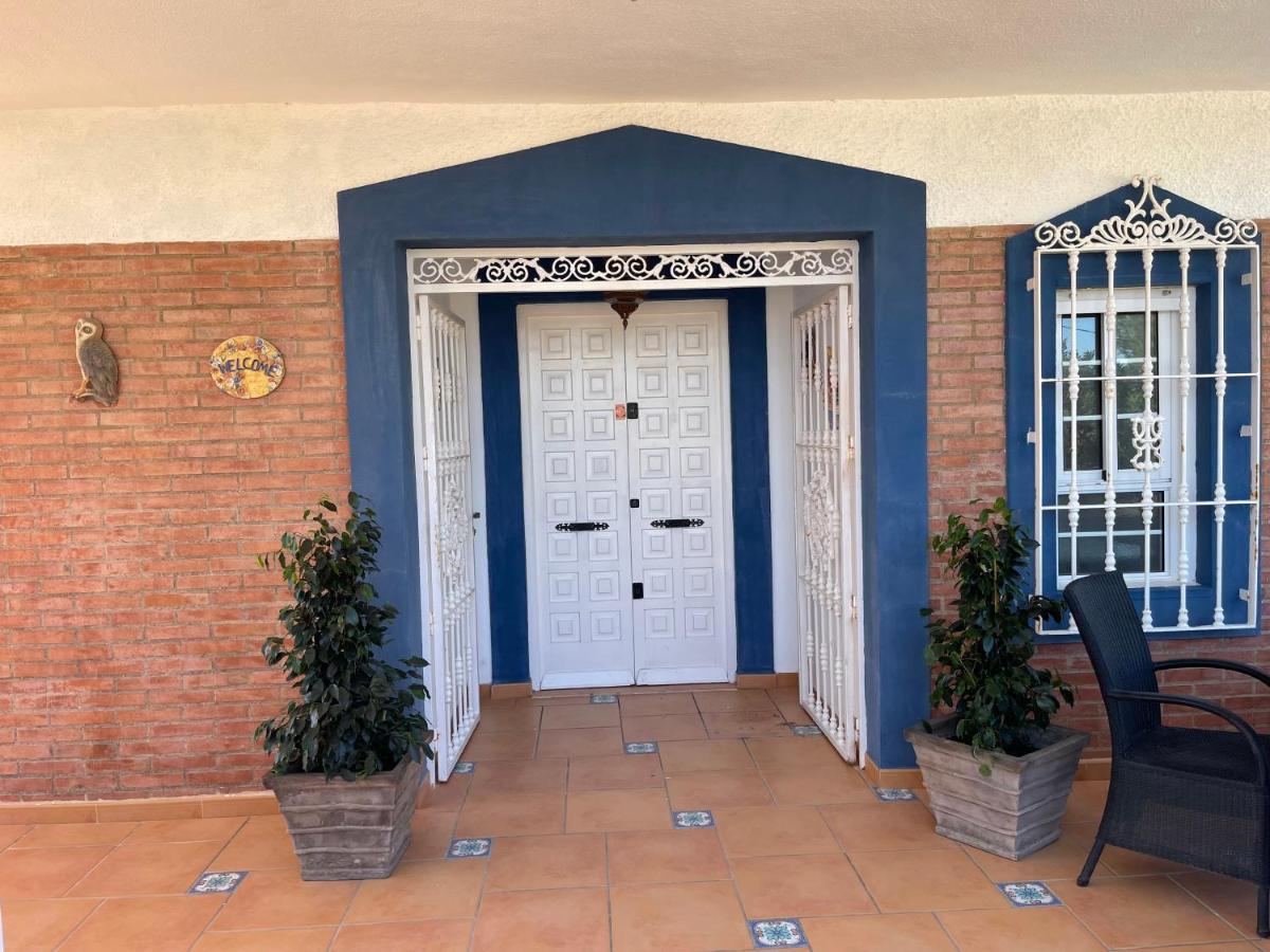 Alojamento de Acomodação e Pequeno-almoço Anna's Garden Torrevieja